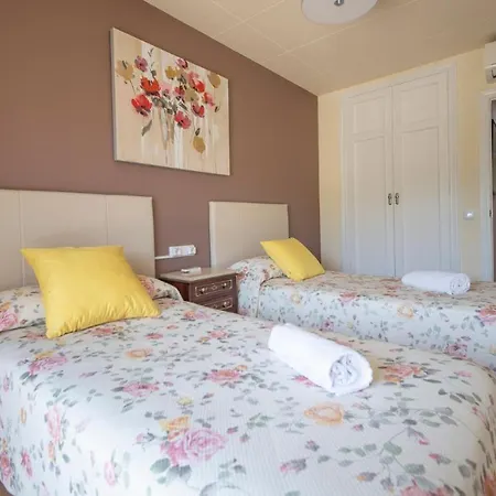 Tarracohomes, Th156 Casa Roser Familiar Y Con Piscina Compartida *